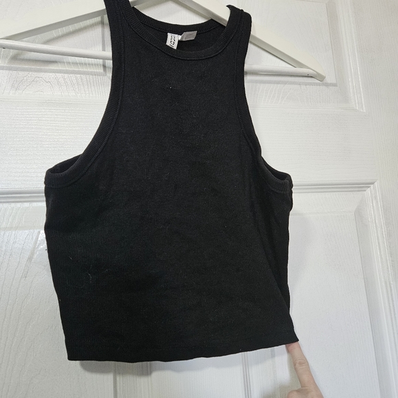 Black Razorback  crop tank - Picture 3 of 8